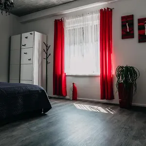 Lora & Lana Apartament